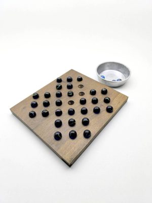Senku de madera y bolitas (canicas)